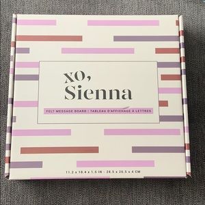 xo, Sienna Felt Message Board